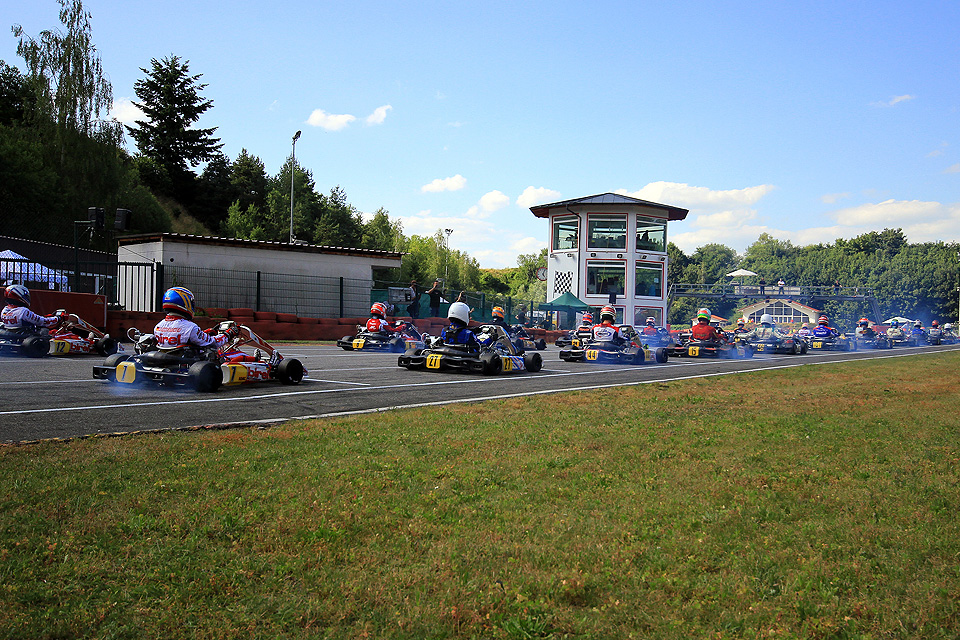 Erfolgreiche ADAC Kart Cup-Premiere in Ampfing