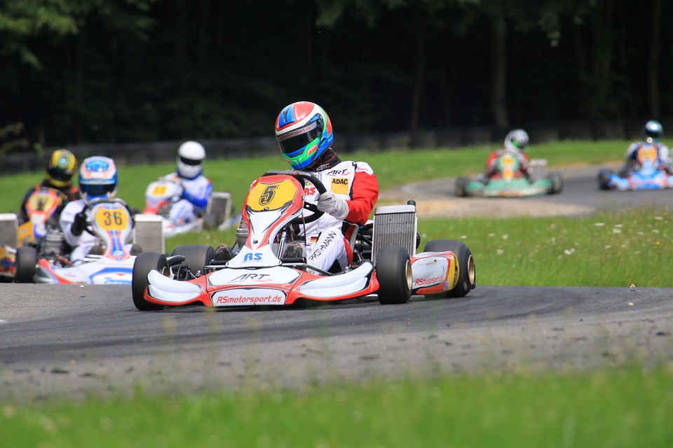 RS Motorsport hält Schlagdistanz im ADAC Kart Masters