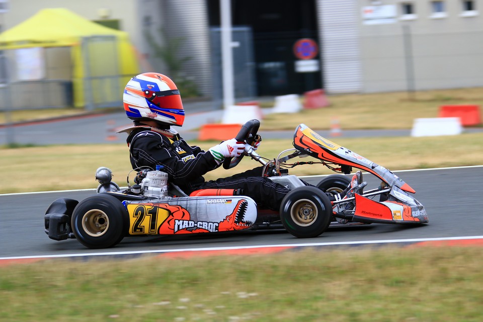 Schwieriges Oschersleben-Wochenende für Dennis-Peter Scott