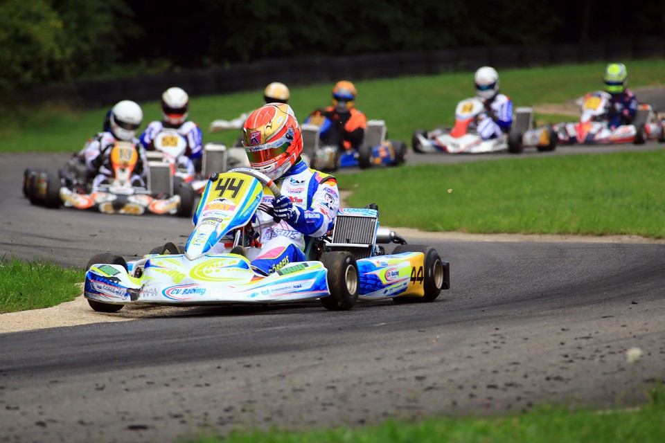 Giuliano Göbbels weiterhin im Titelrennen des ADAC Kart Masters