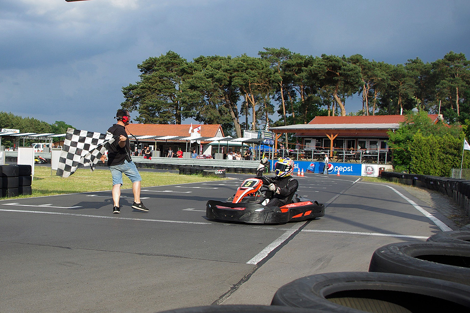 Rent Kart Racing gewinnt 6-Stunden von Waldow