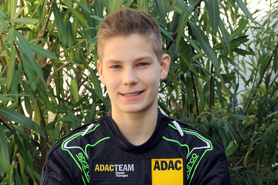 Niklas Koch fährt beim ADAC Kart Masters in die Spitzengruppe