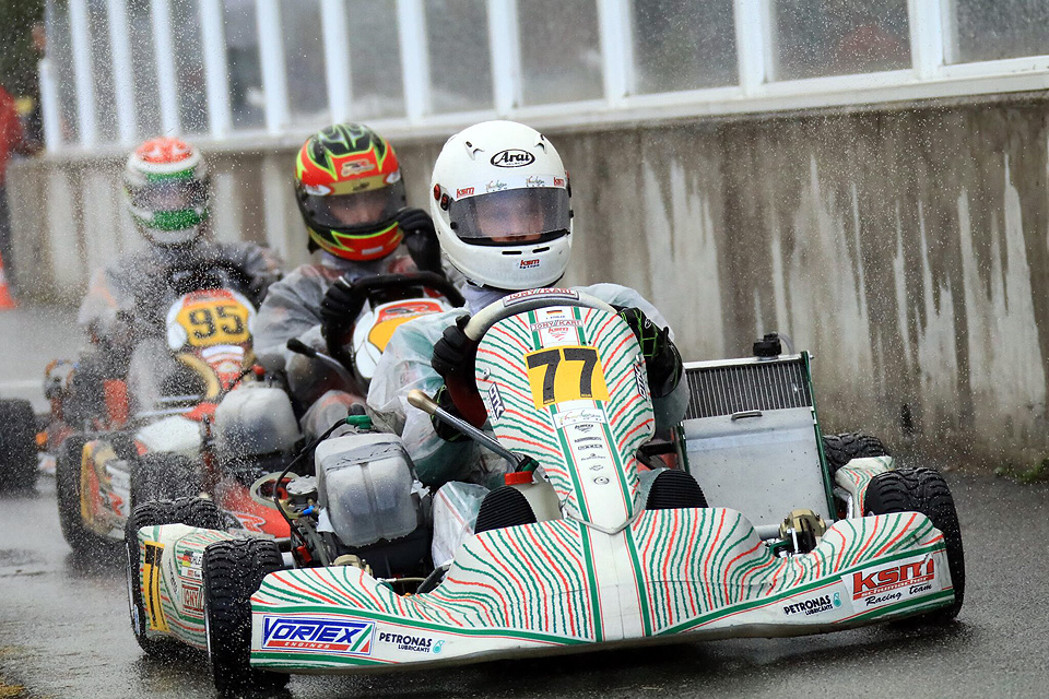 KSM Schumacher Racing Team:  Pokalregen beim ADAC Kart Masters-Finale