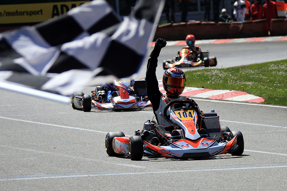 ADAC Kart Masters-Auftaktsieg für Kartshop Ampfing