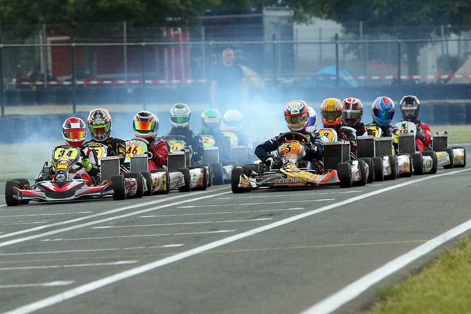 Hitziges ADAC Kart Cup-Rennen in Oschersleben