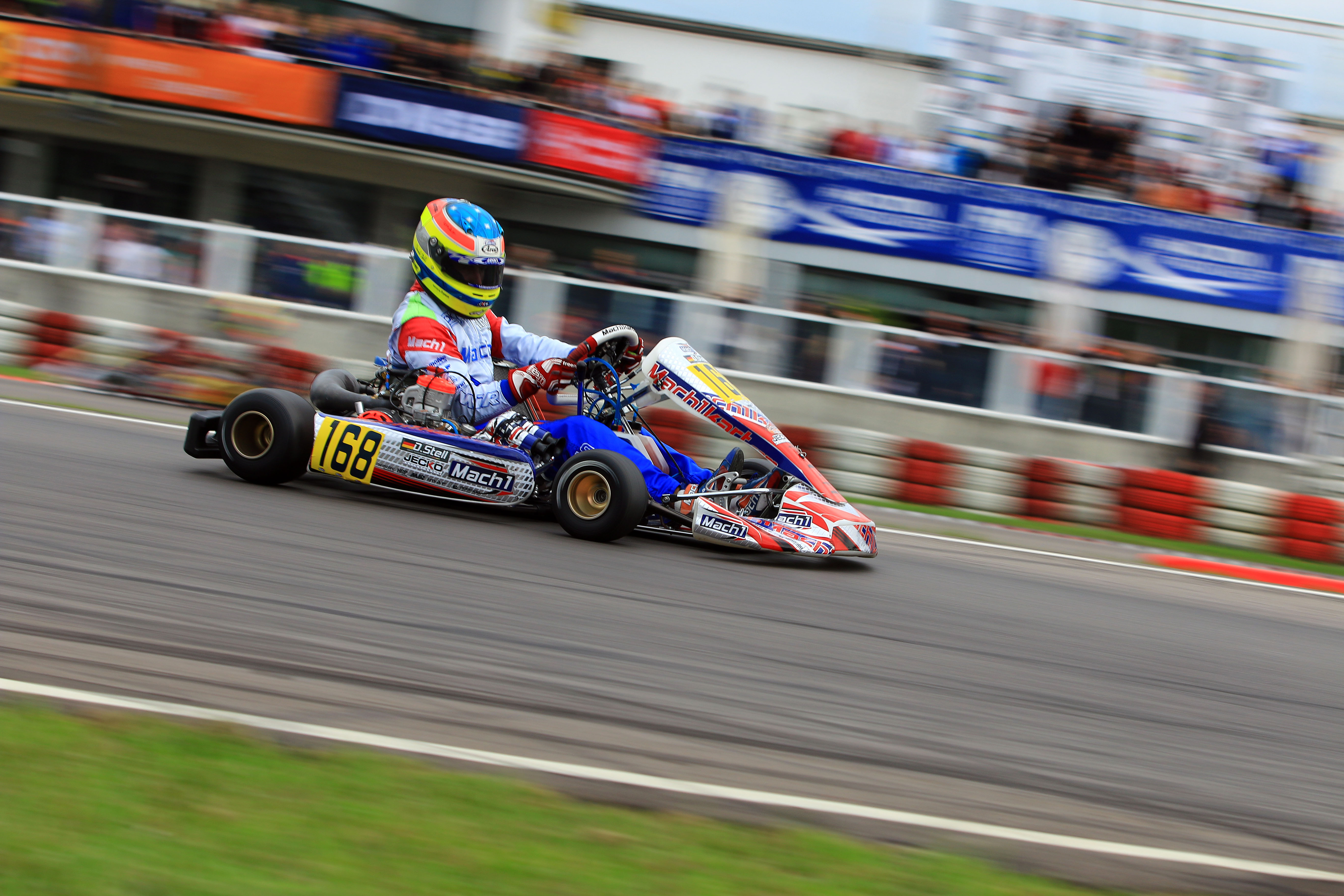 Weltklasse Leistung von Mach1-Kart in Wackersdorf