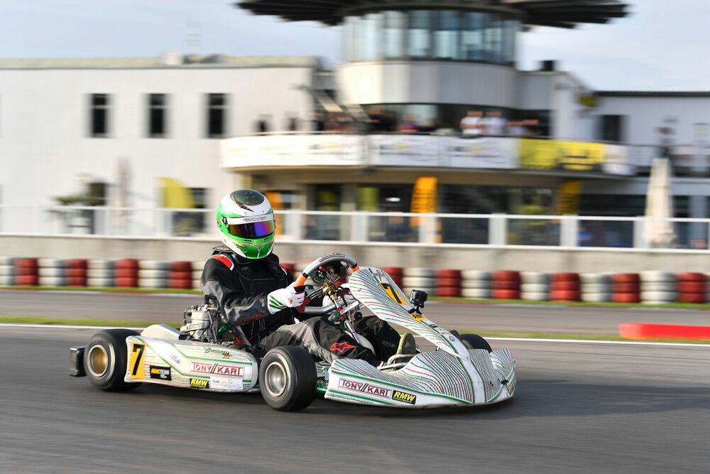 Marcel Schminke fährt in die Top 5 im ADAC Kart Masters