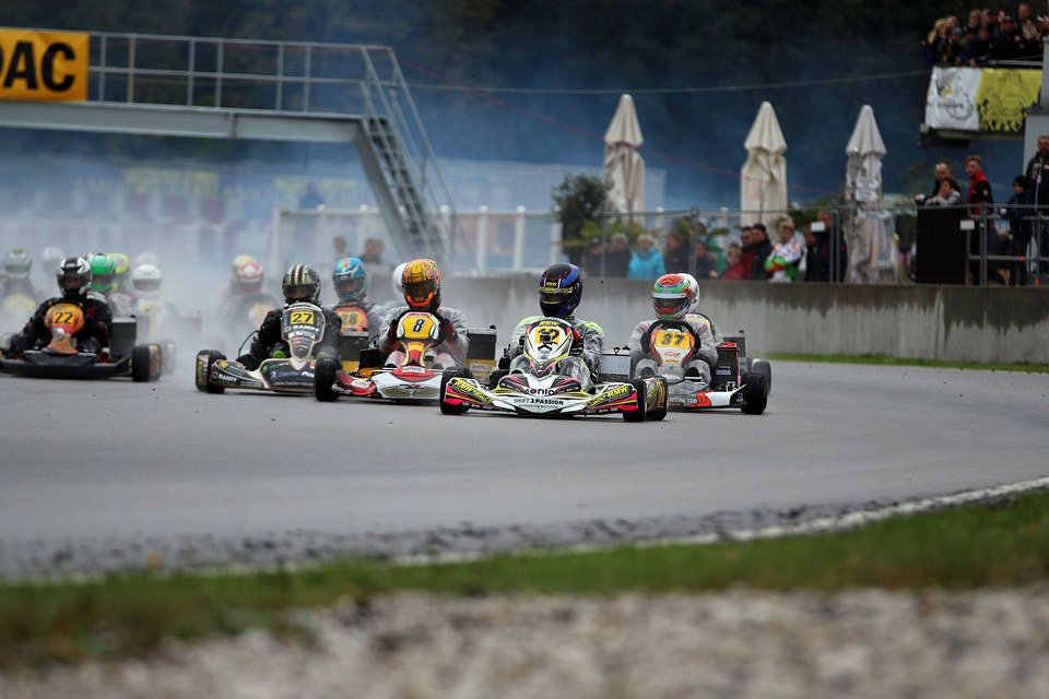 Spannende Duelle beim ADAC Kart Bundesendlauf  in Wackersdorf