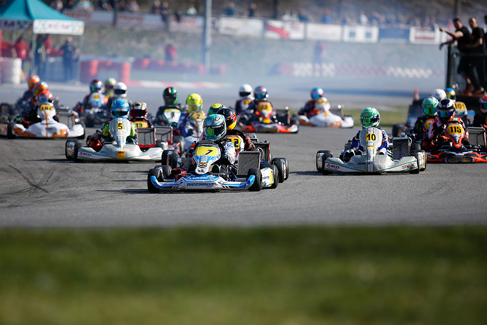 Strahlender Auftakt des ADAC Kart Masters in Ampfing