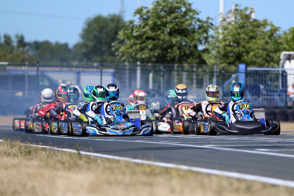 Hitzeschlacht bei Halbzeit im ADAC Kart Masters