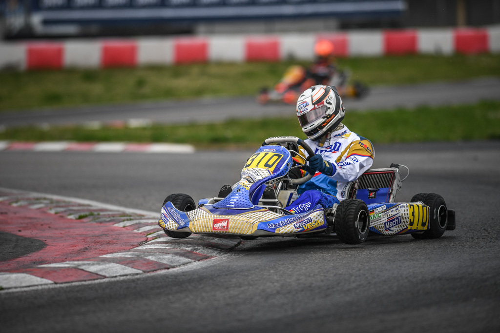 Tim Tröger stürmt im DMSB Schalt-Kart-Cup an die Spitze