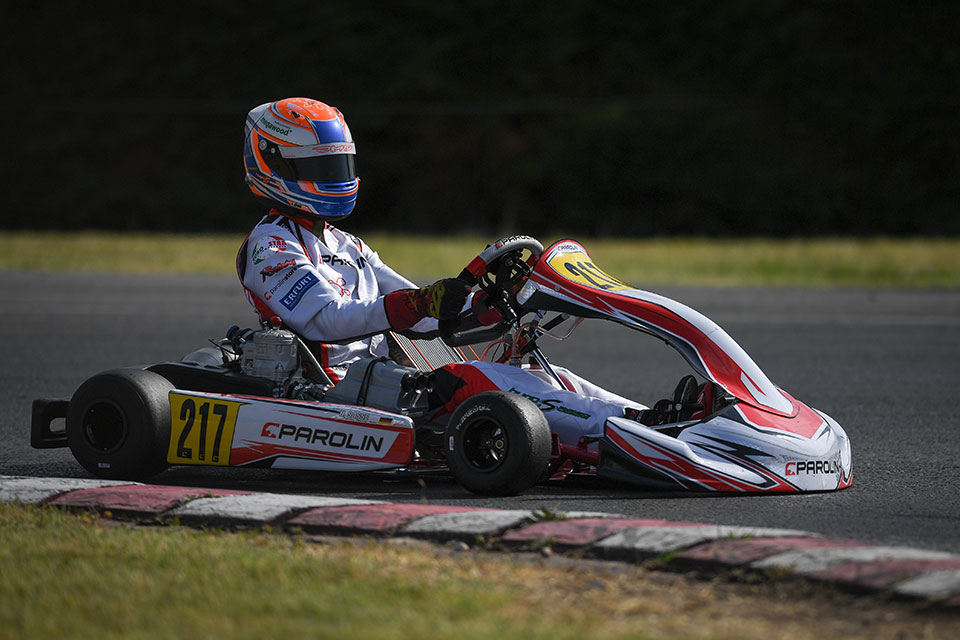 Hugo Sasse fährt in die Top-Ten der World Series Karting