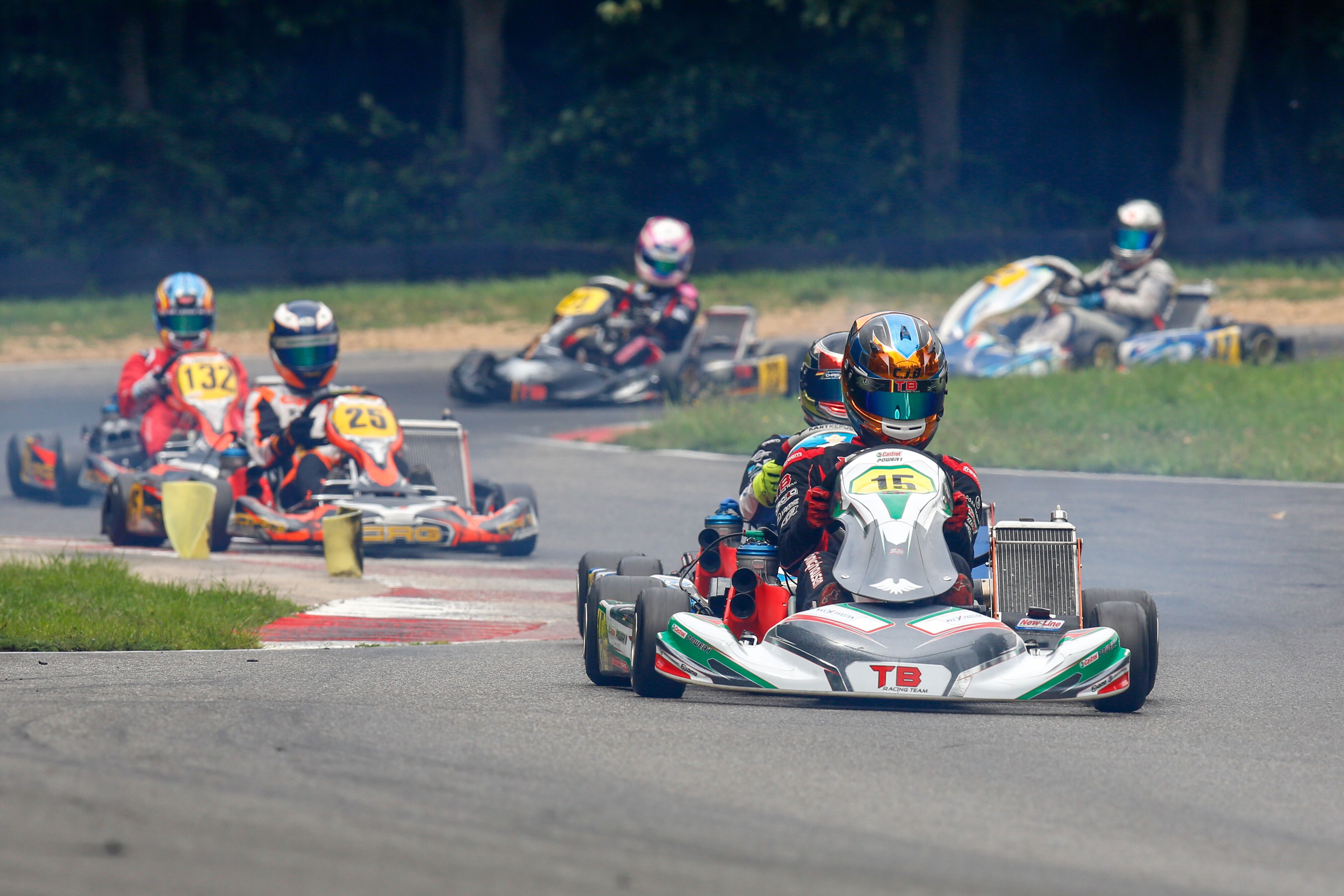 Wechselbad der Gefühle für Bönighausen beim ADAC Kart Masters in Kerpen