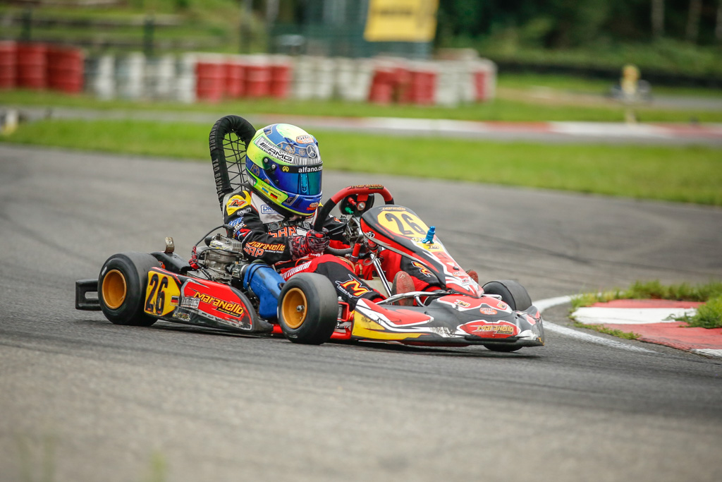 Bambini-Pilot Leon Hoffmann erreicht beim ADAC Kart Masters das Podium