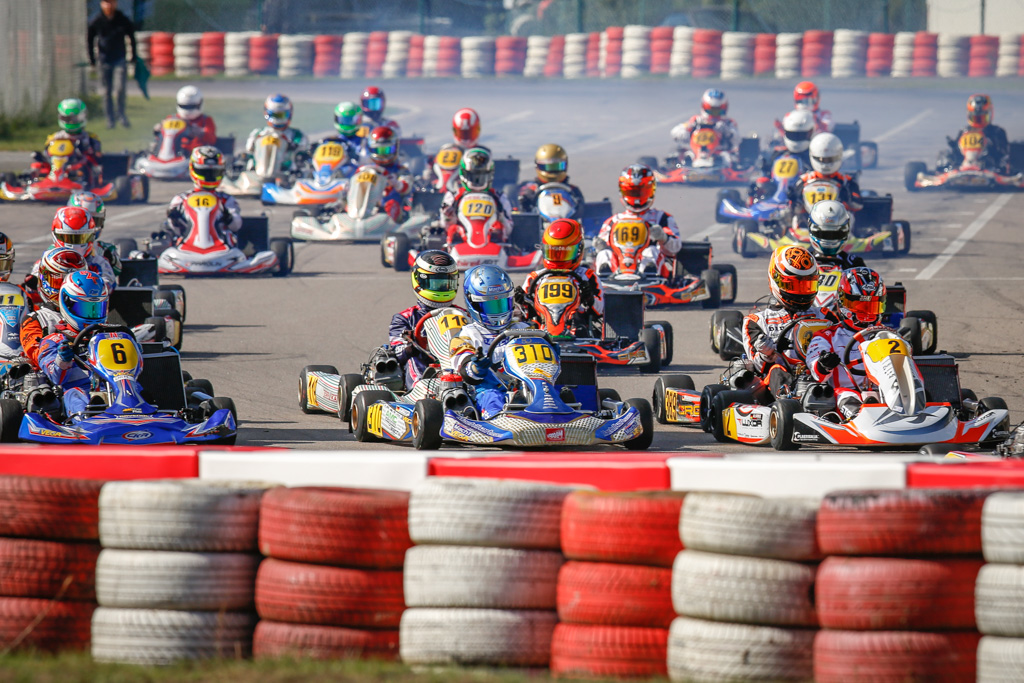 Titel, Siege und Pokale für Mach1-Kart in Wackersdorf