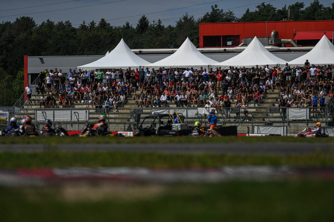 Kartfahren als originelles Teamevent für Unternehmen