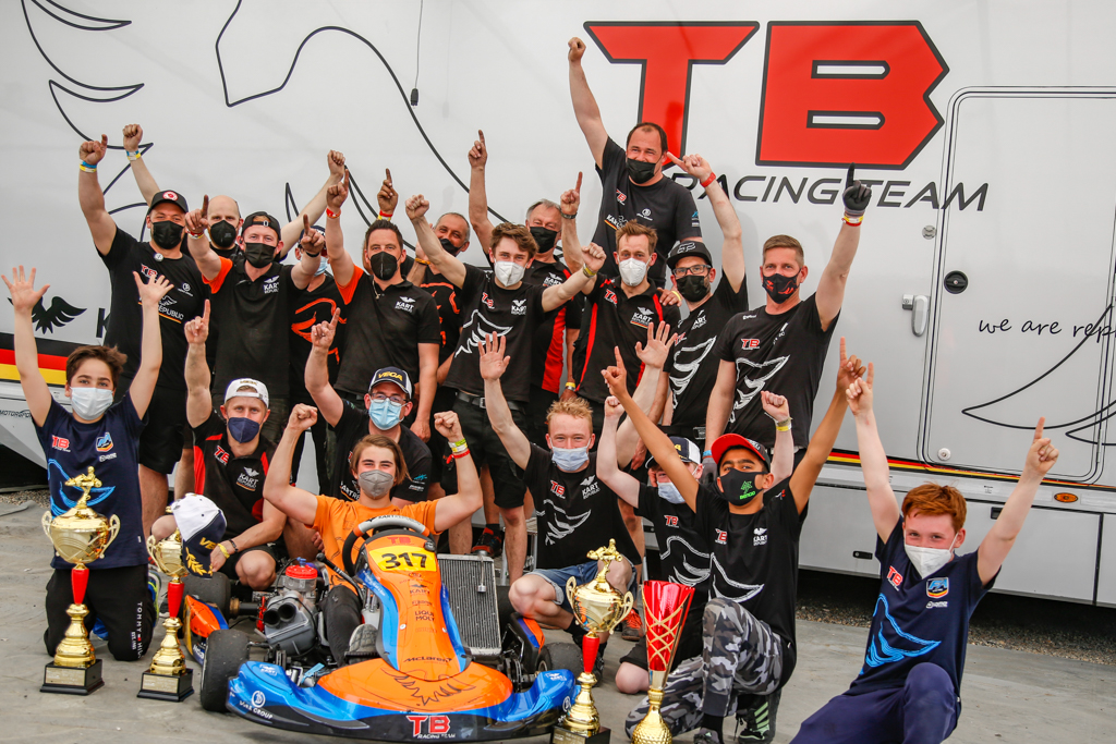 Doppelsieg und fünf Pokale für TB Racing Team