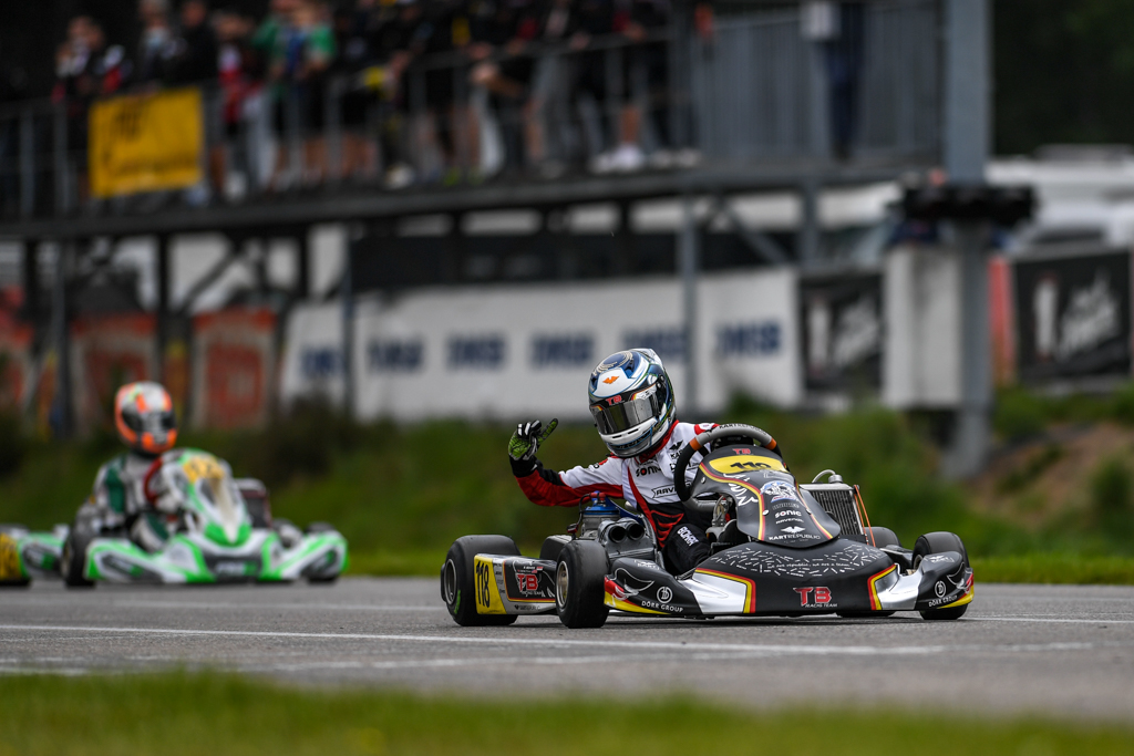 Pole-Position und Laufsiege für TB Racing Team in Genk