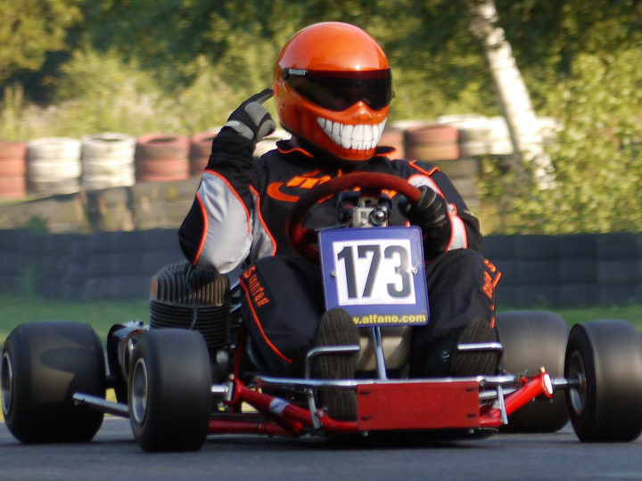 Finale der historischen Kartfahrer beim Trips Memorial in Kerpen