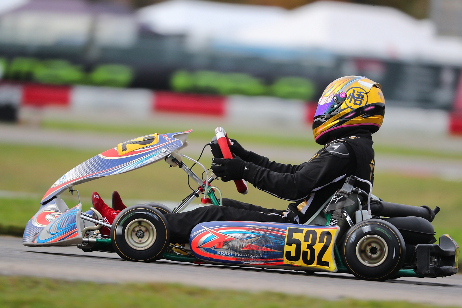 Golden Trophy-Pokal für Kraft Motorsport