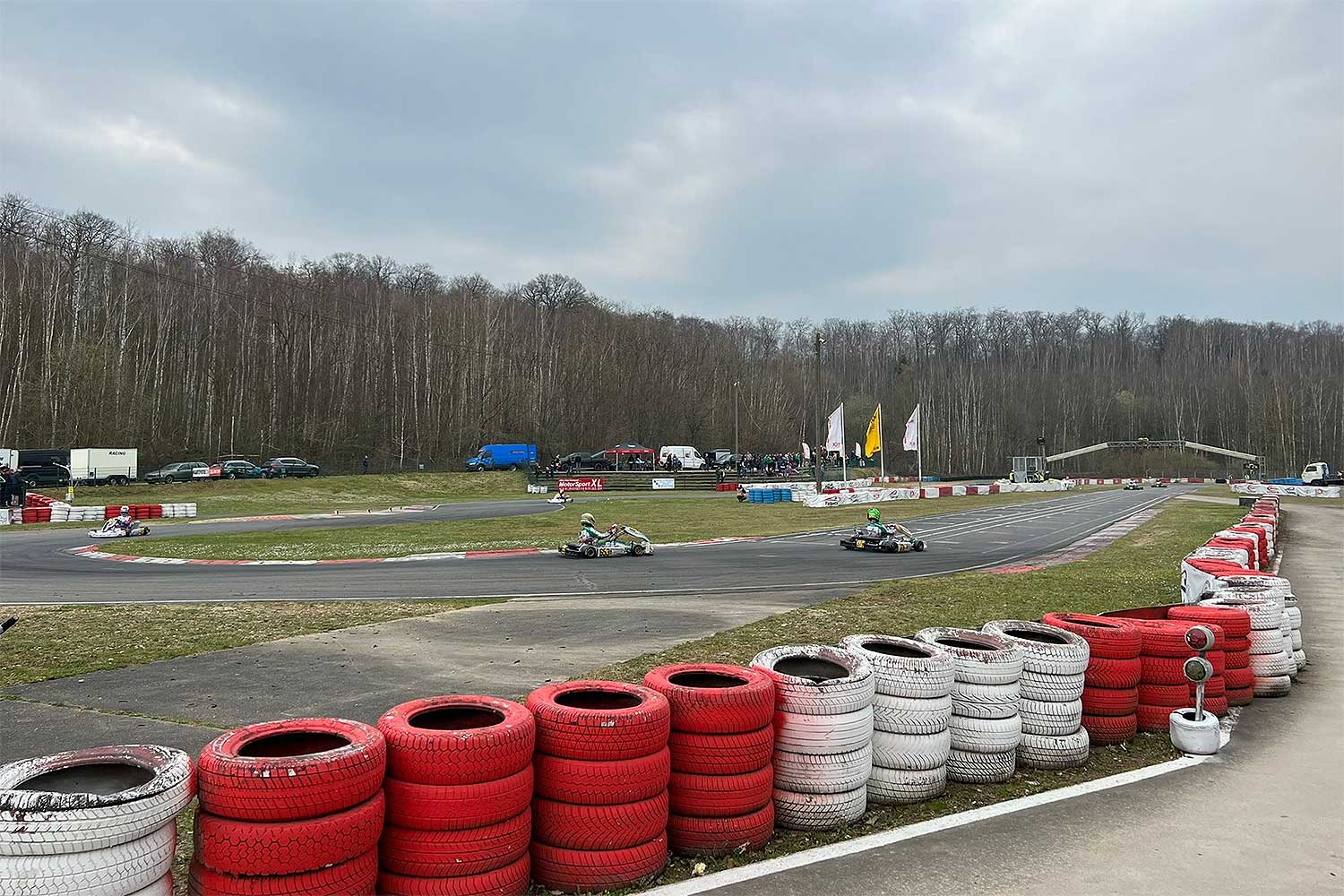 Startfrei für deutsche Kartsaison in Kerpen￼