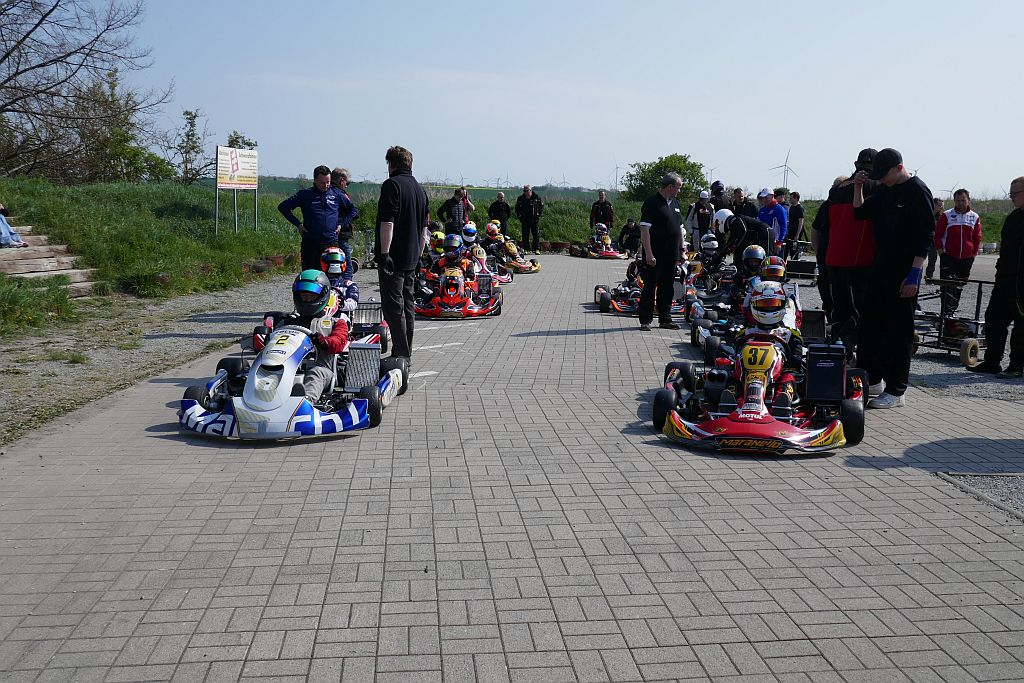 Start frei für den Norddeutschen ADAC Kart Cup￼