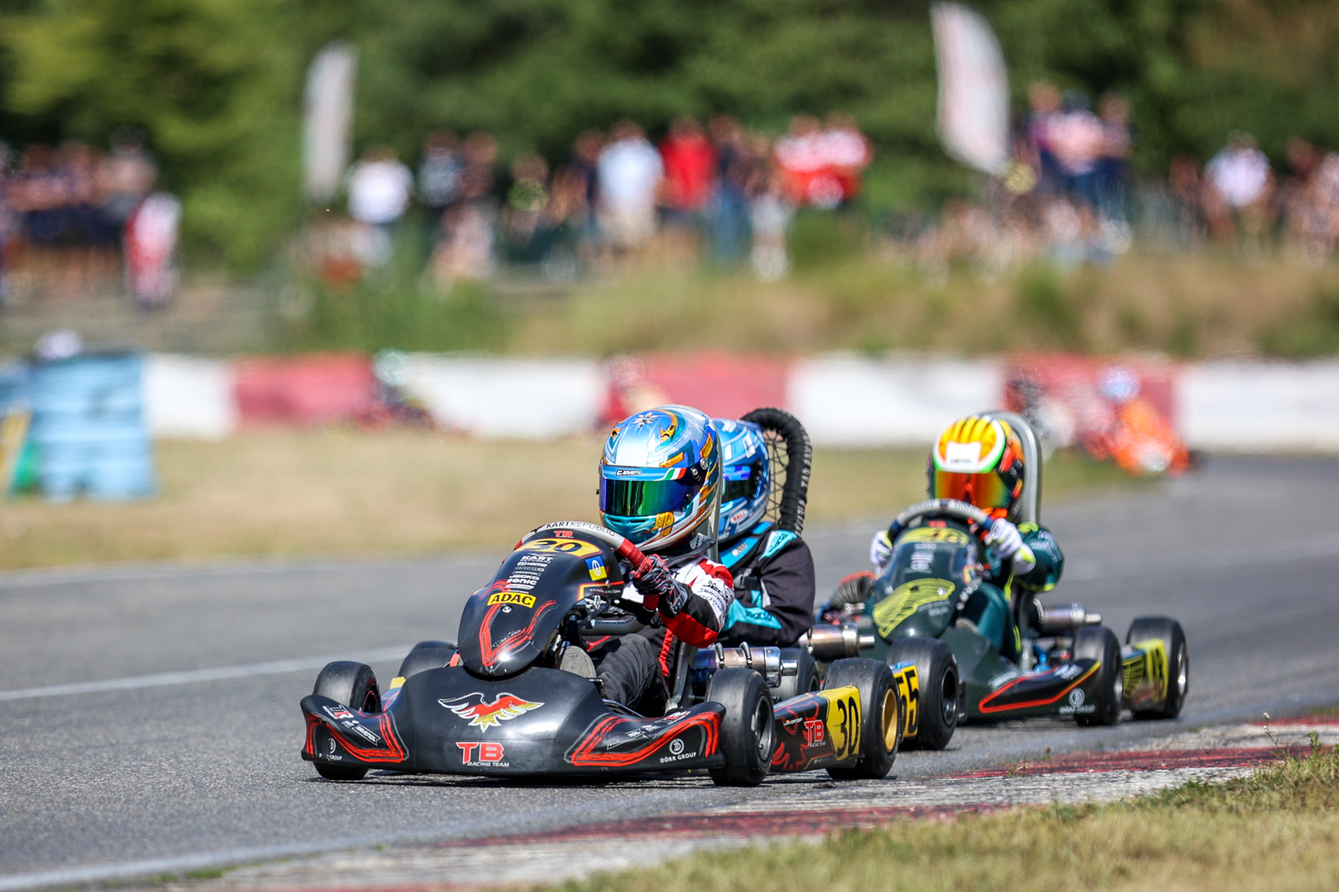 Luke Kornder bleibt im ADAC Kart Masters in Schlagdistanz