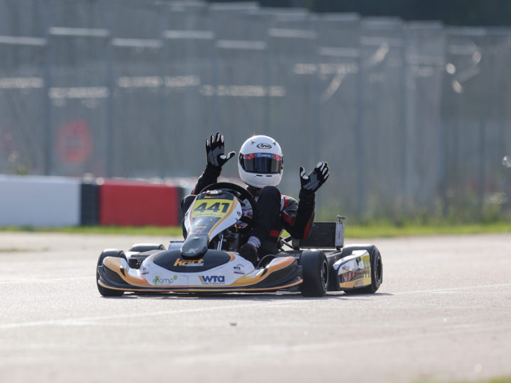 Julien Koch gewinnt E-Kart-Premiere in Wackersdorf