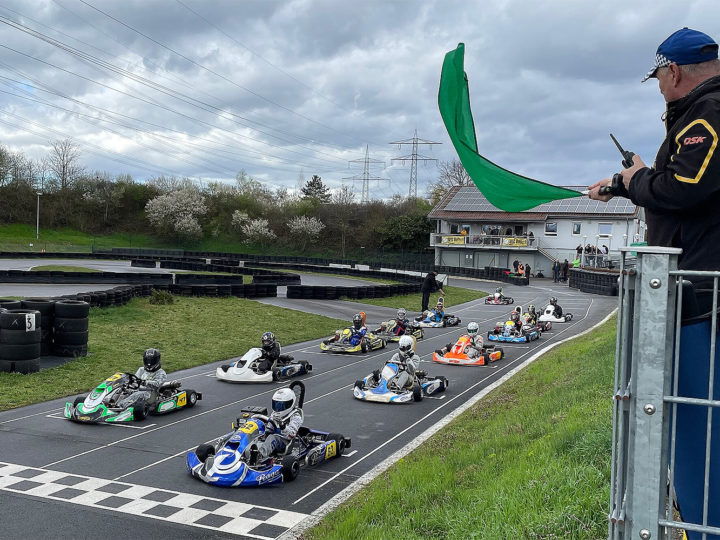 Zahlreiche Interessenten beim Einführungslehrgang zum ADAC Kart Rookies Cup Süd