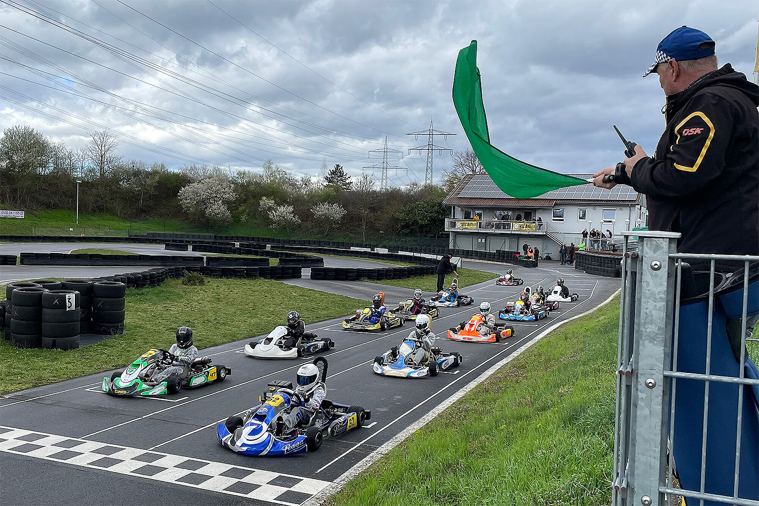 Zahlreiche Interessenten beim Einführungslehrgang zum ADAC Kart Rookies Cup Süd