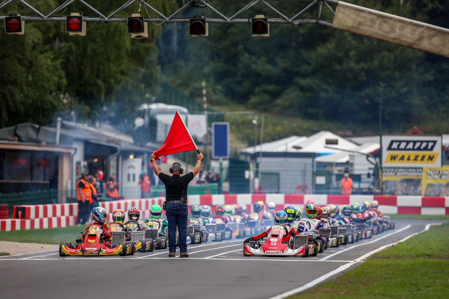 Titelkämpfe bleiben nach ADAC Kart Masters in Kerpen spannend