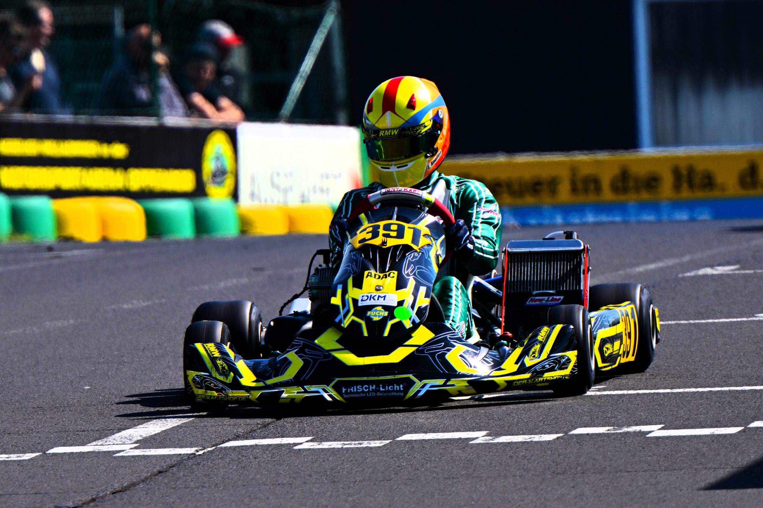 Pokalerfolge für RMW Motorsport beim WAKC-Auftakt in Oppenrod