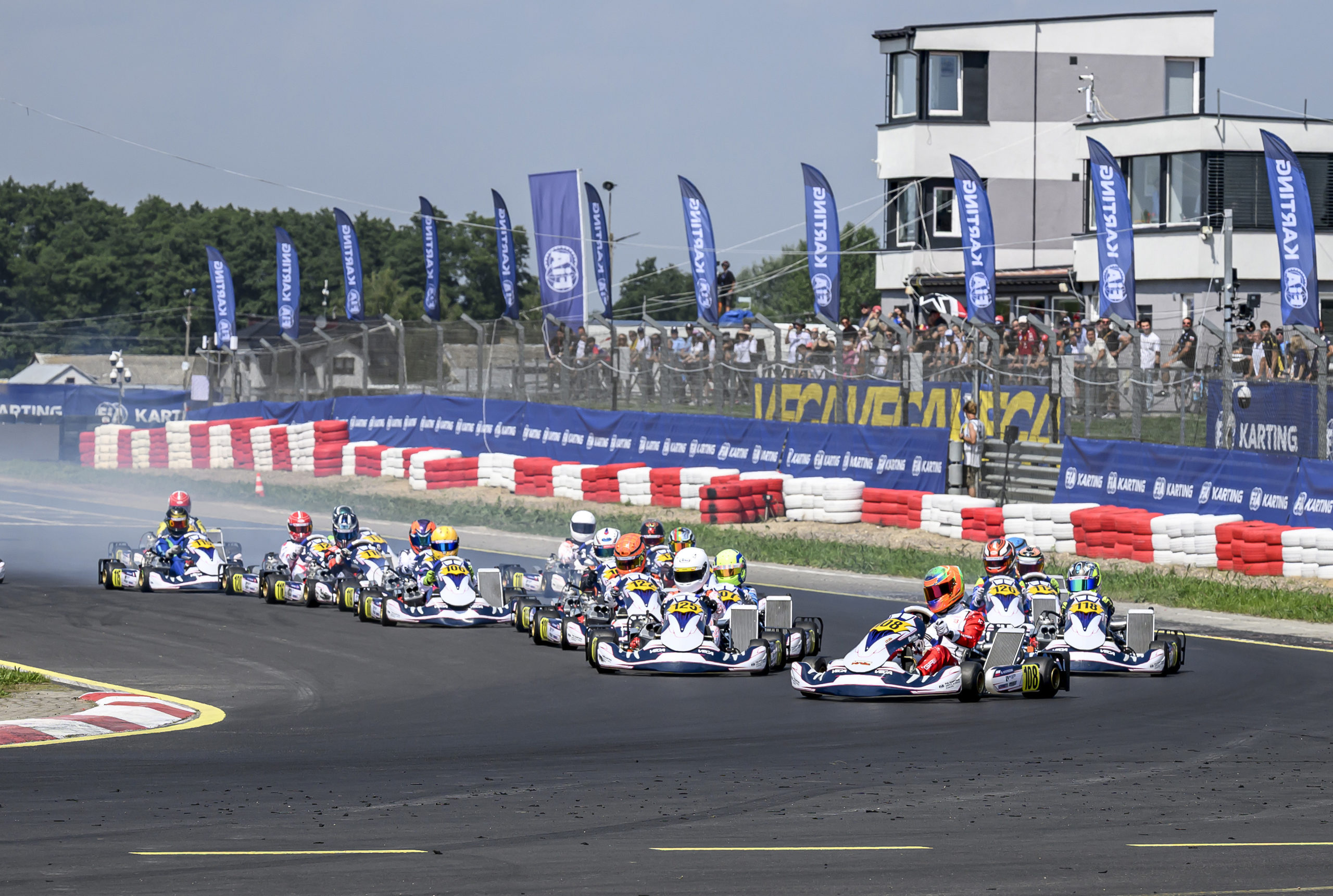 Polen dominieren erste FIA Karting Arrive and Drive Europameisterschaft