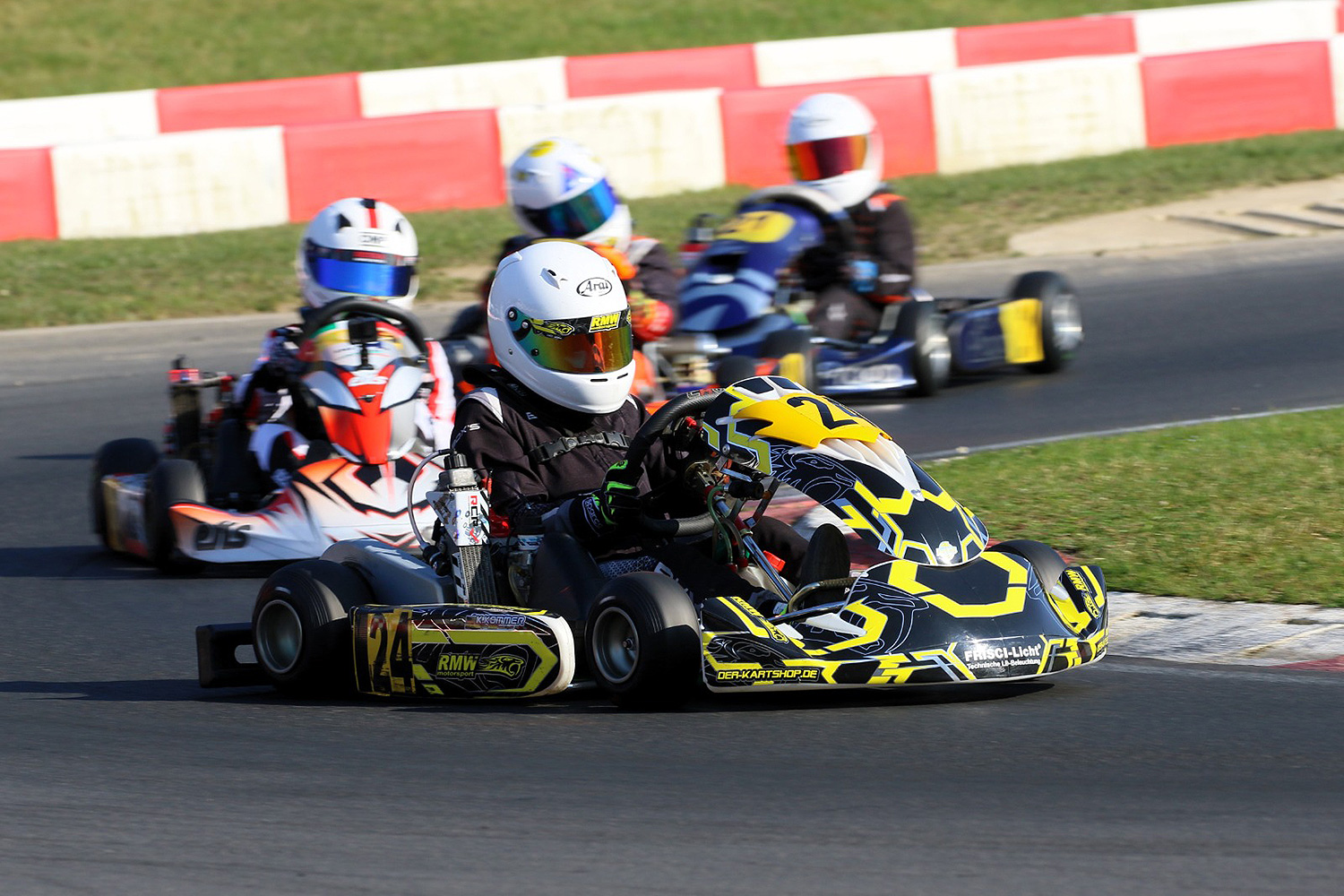 RMW Motorsport feiert Siege und Podestplätze beim WAKC in Kerpen