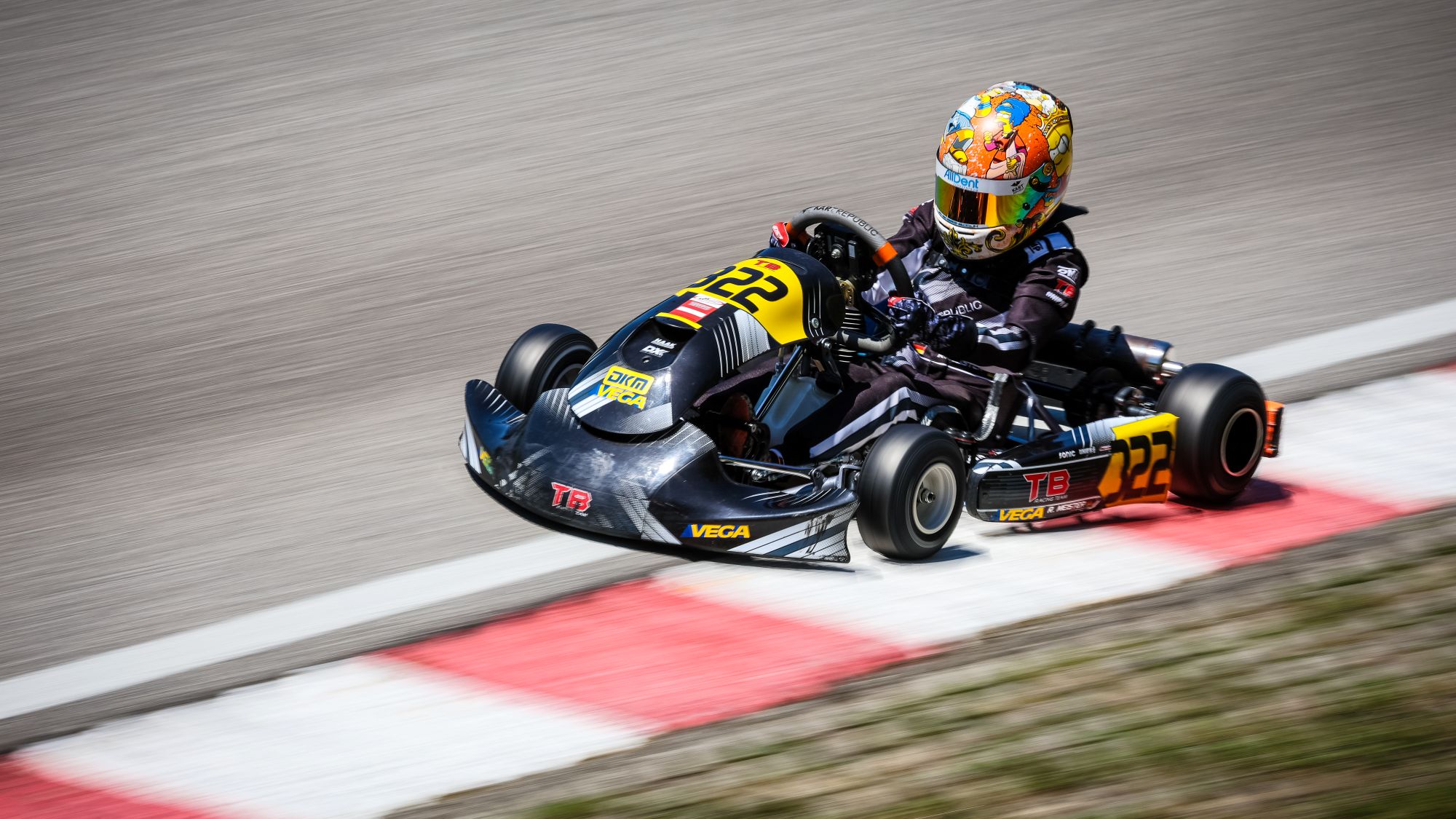 TB Racing Team baut KZ2-Meisterschaftsführung in Ampfing aus