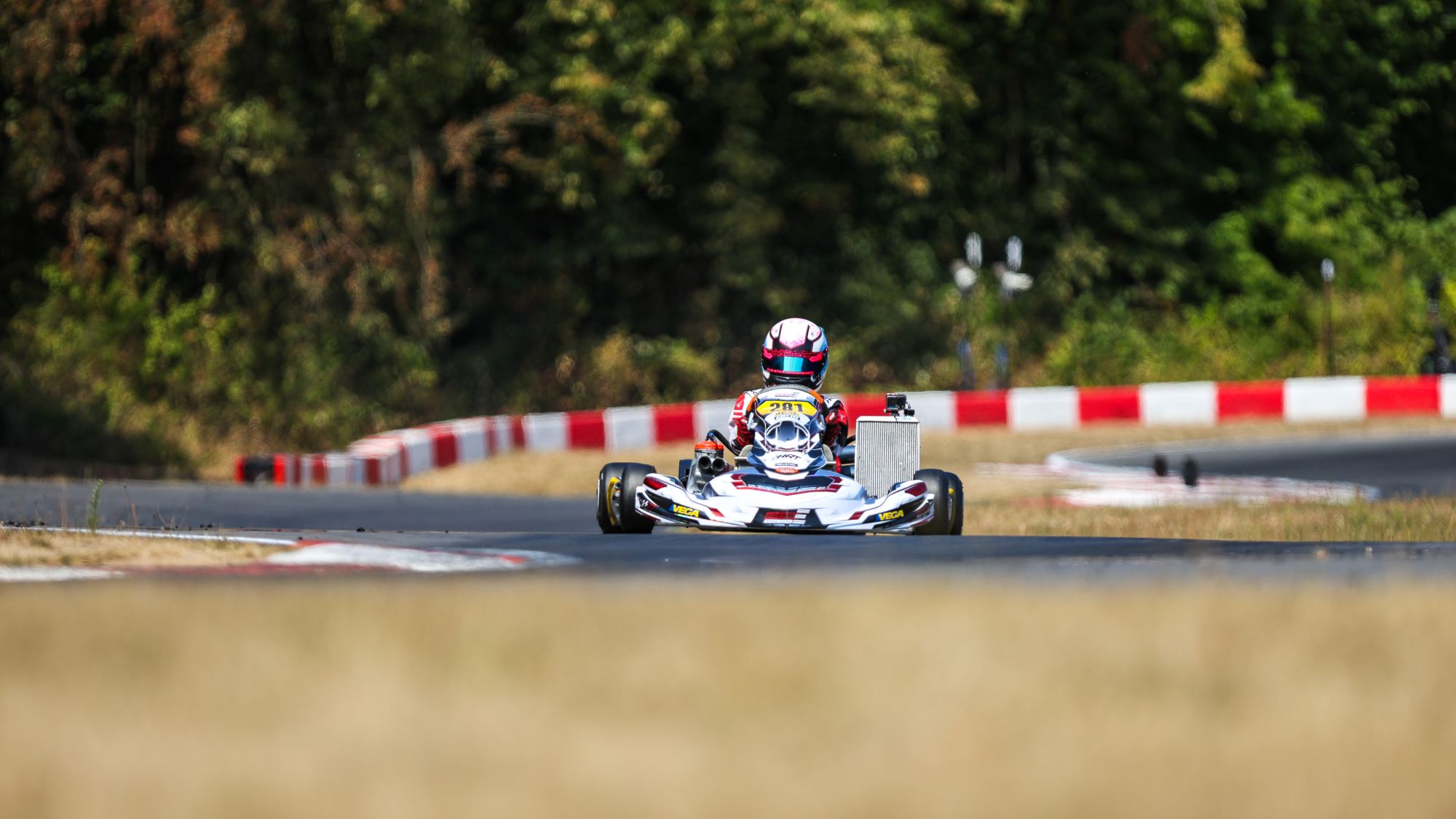 Arena E Sachsenring Junior Team mit starkem Schlussspurt in Kerpen