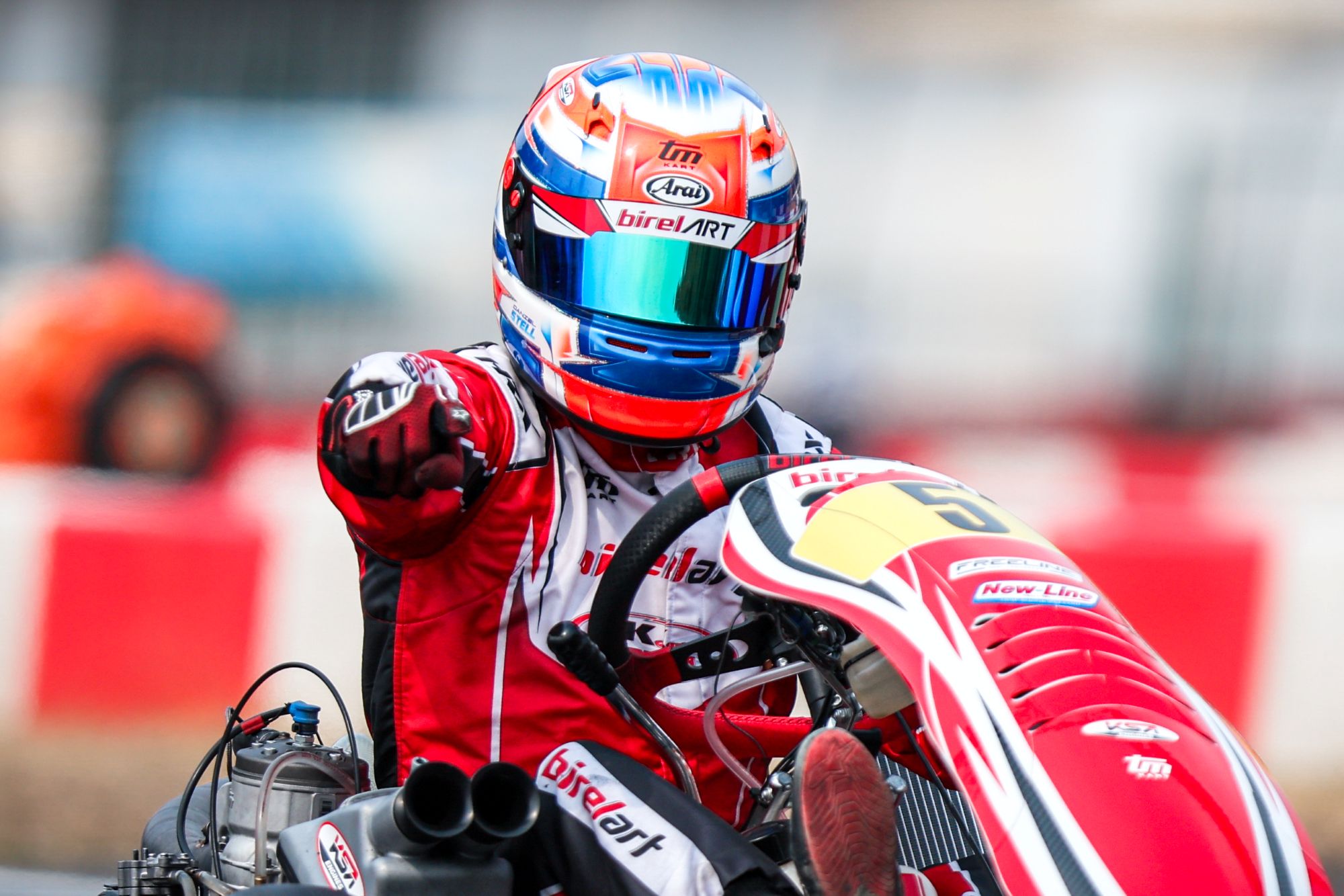 Kartshop Ampfing hält mit Sieg in Kerpen die DKM-Titelchance offen
