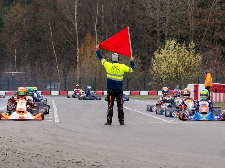 Die Kartschule veranstaltet DMSB Kart-Lizenzlehrgang in Wackersdorf