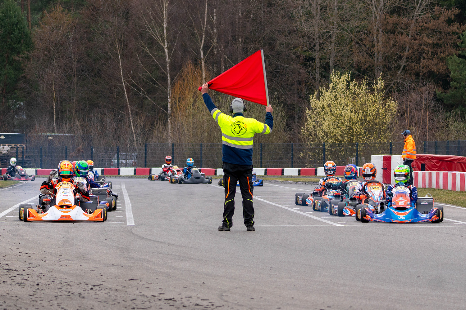 Die Kartschule veranstaltet DMSB Kart-Lizenzlehrgang in Wackersdorf